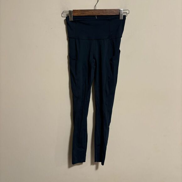 Lululemon Fast & Free 7/8 Tight II *Non-Reflective Nulux 25" Blue- Size 2 - Picture 3 of 8